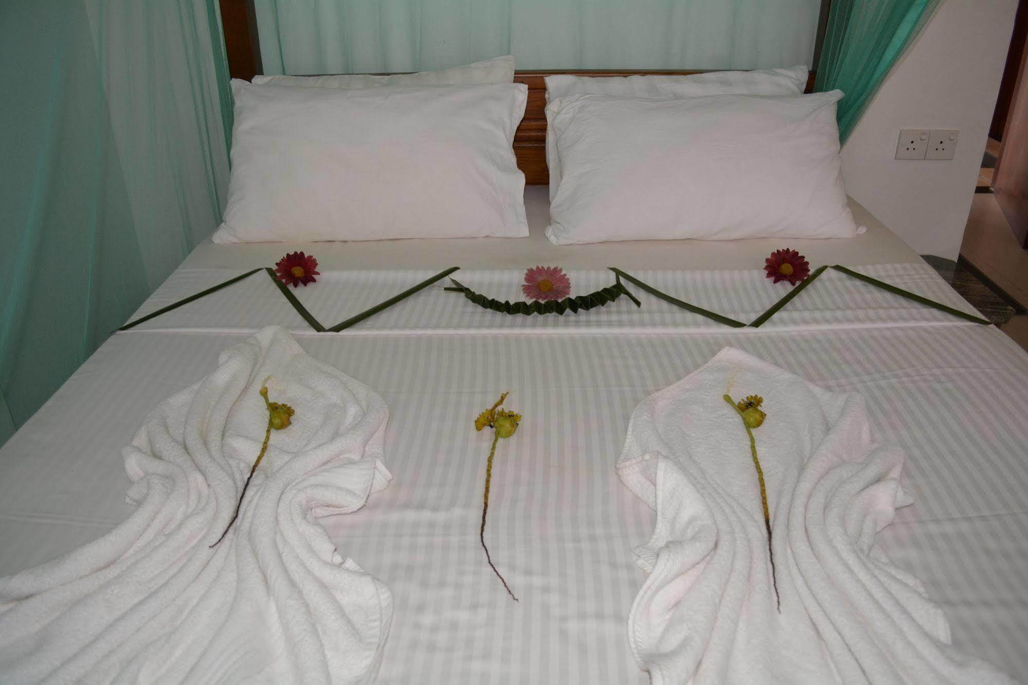 Sayurima Beach Hotel Ahangama Zewnętrze zdjęcie