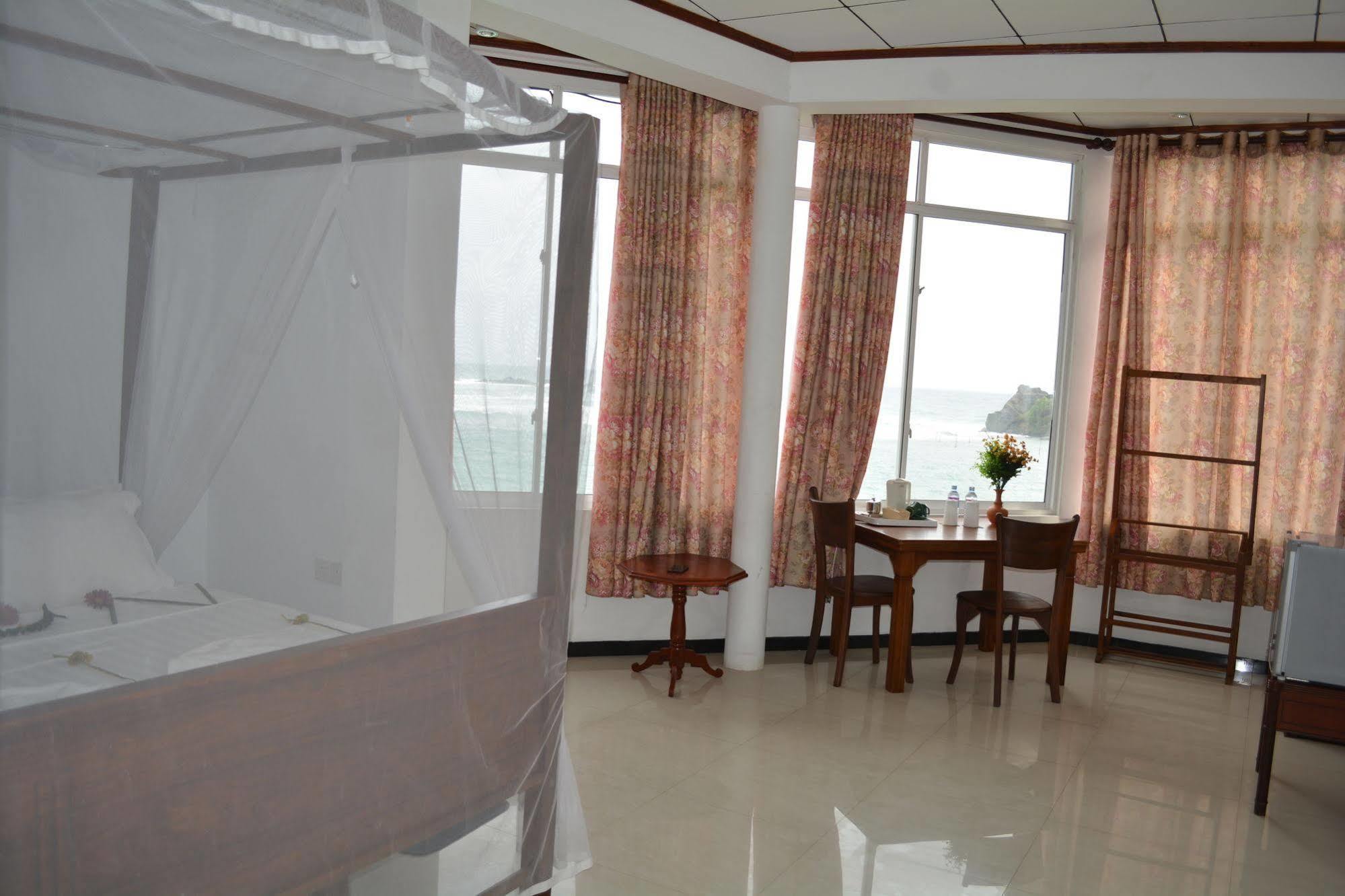 Sayurima Beach Hotel Ahangama Zewnętrze zdjęcie
